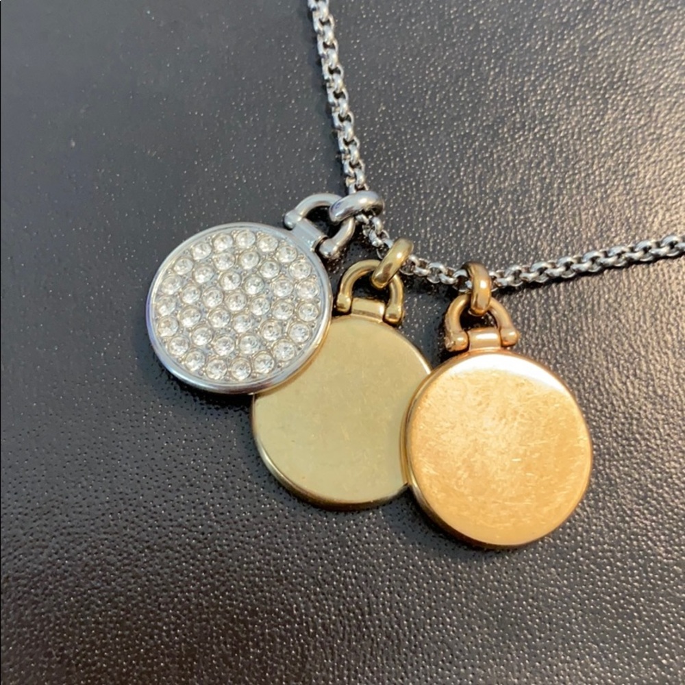 Fossil 3 tone necklace. Like New